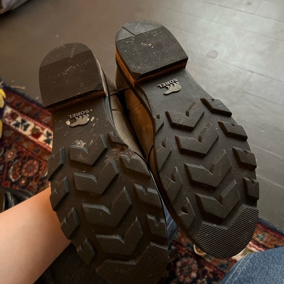 Sorel Emilie Chelsea Waterproof Ankle Boots for Ladies, size 6.5 - Picture 3 of 6